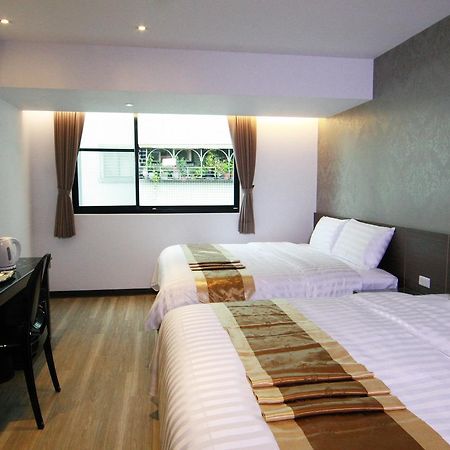 Lihan Hotel Taipei Bagian luar foto