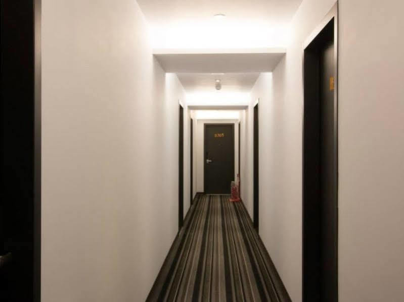 Lihan Hotel Taipei Bagian luar foto