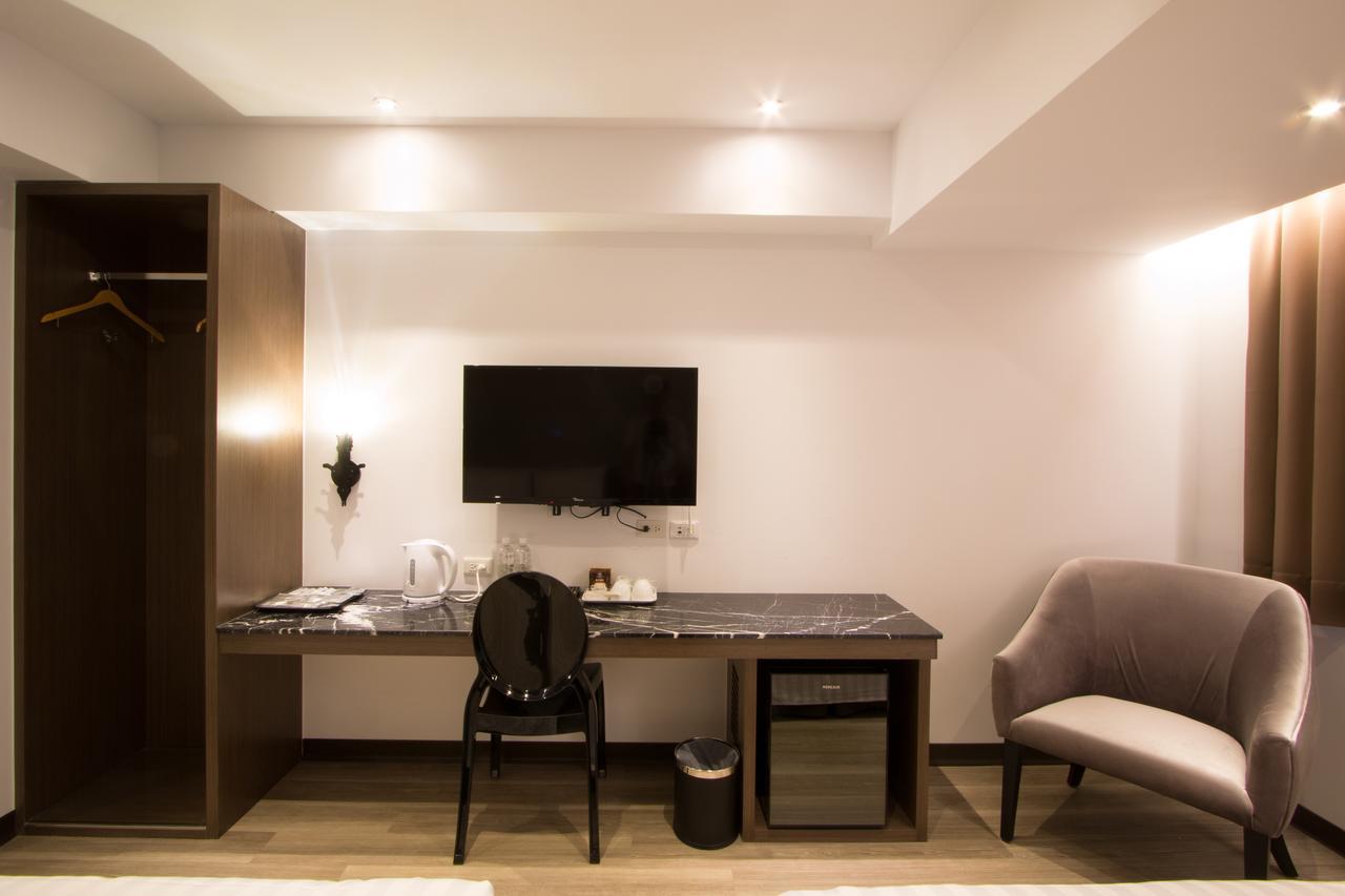 Lihan Hotel Taipei Bagian luar foto