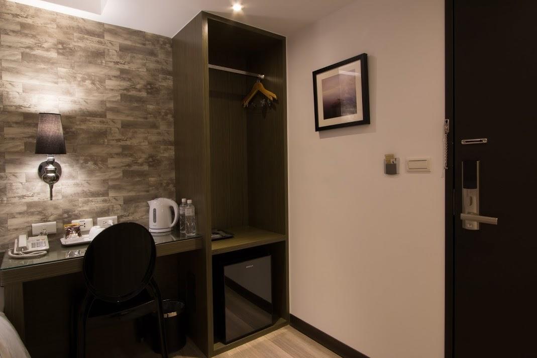 Lihan Hotel Taipei Bagian luar foto