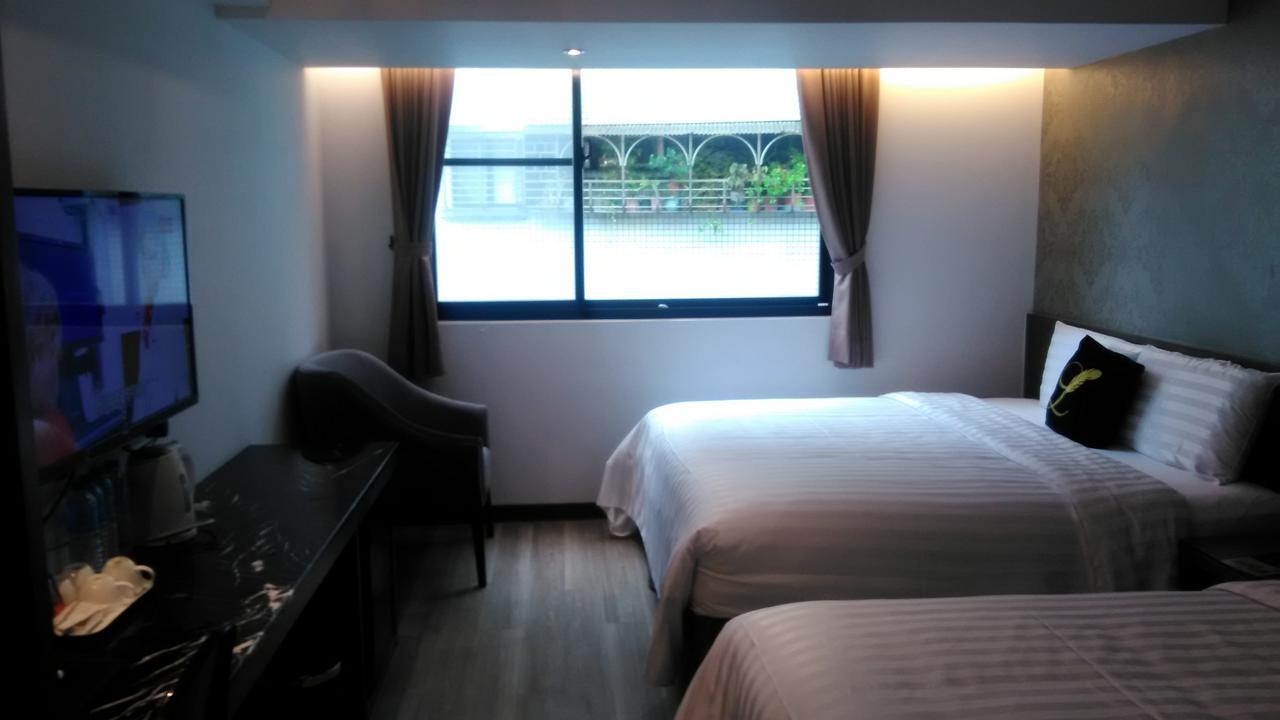 Lihan Hotel Taipei Bagian luar foto