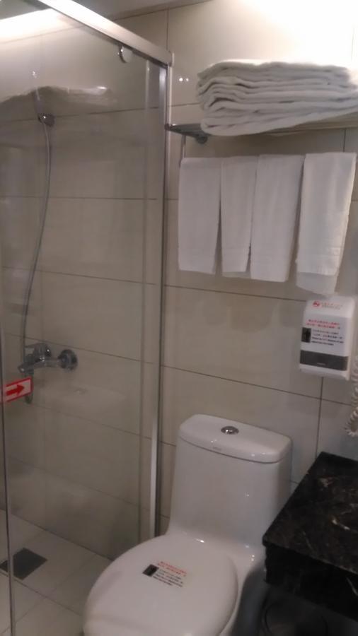 Lihan Hotel Taipei Bagian luar foto